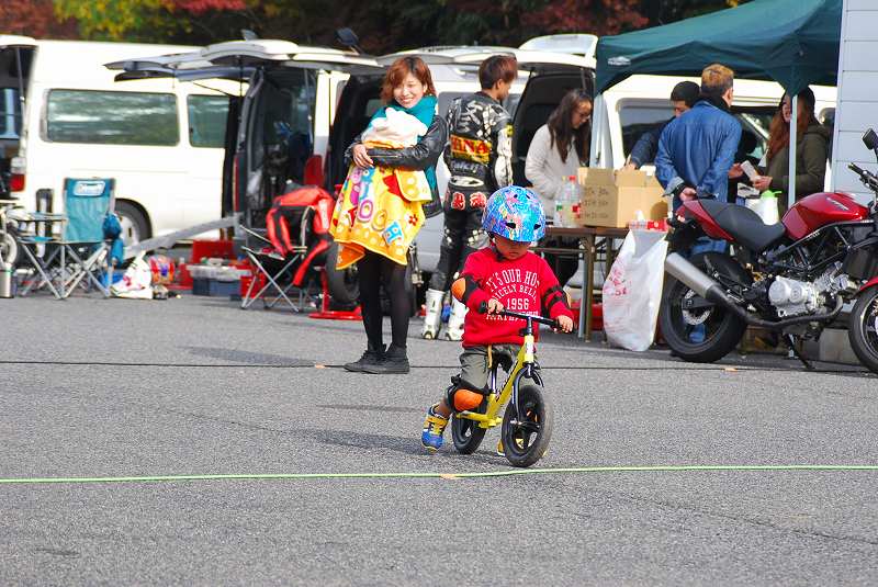 2012/11/04 PHOTO6 2時間耐久決勝 | タマダカップ公式サイト