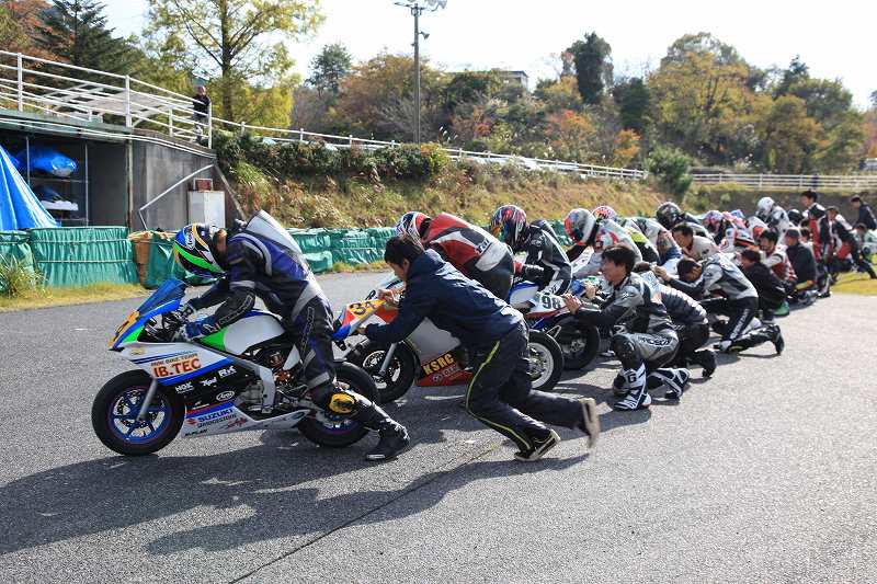 2013/10/27 PHOTO6 2時間耐久決勝 | タマダカップ公式サイト